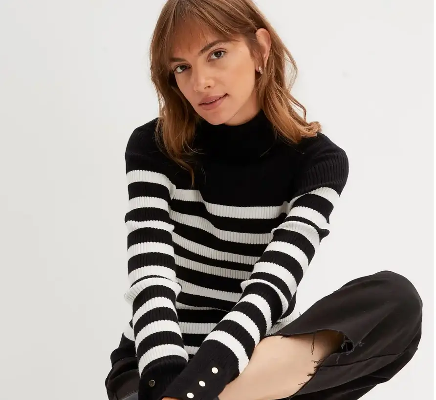 Maglione a collo alto in misto viscosa scontato del 60% su BonPrix