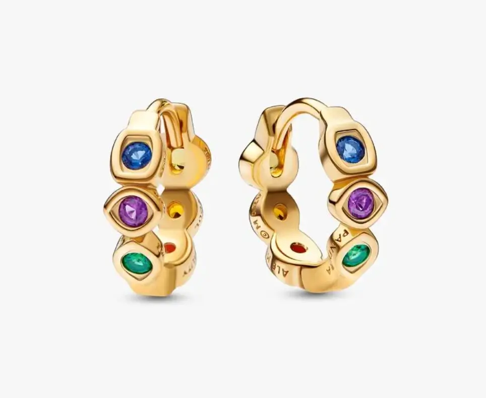 Sconto -70% sugli orecchini Marvel Avengers con Gemme dell Infinito e finitura dorata da Pandora