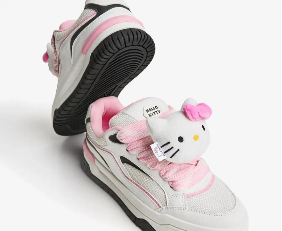 Sneakers skate Hello Kitty scontate del 70% su Bershka