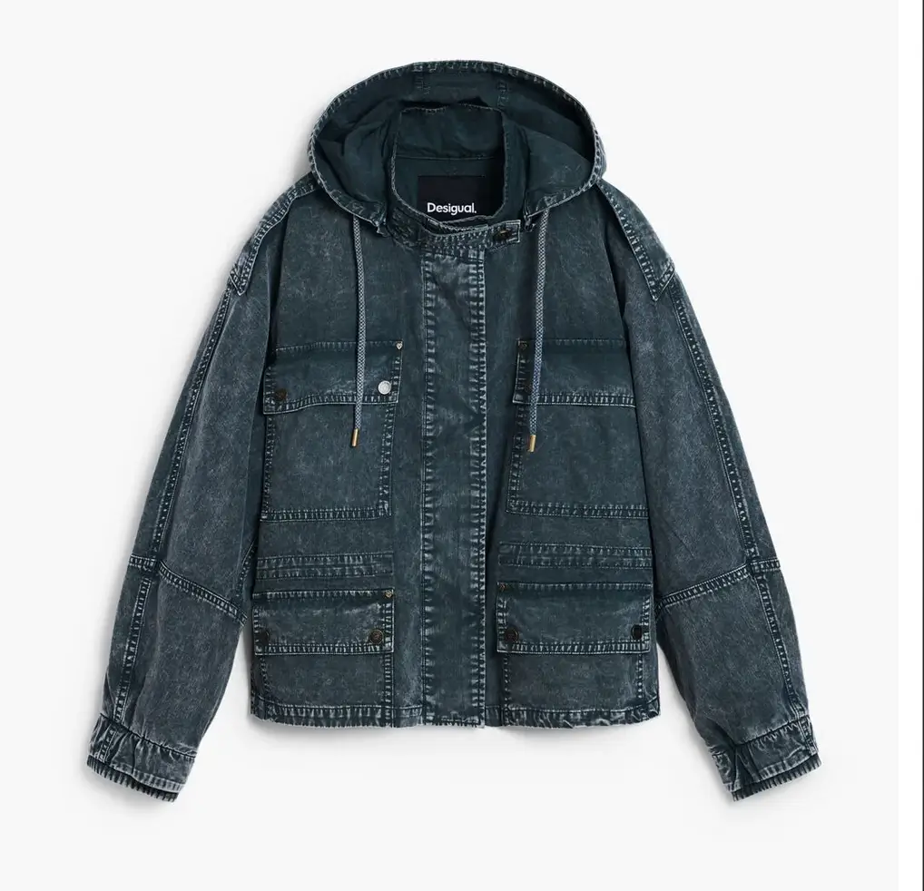 Giacca di jeans scontata del 50% da Desigual